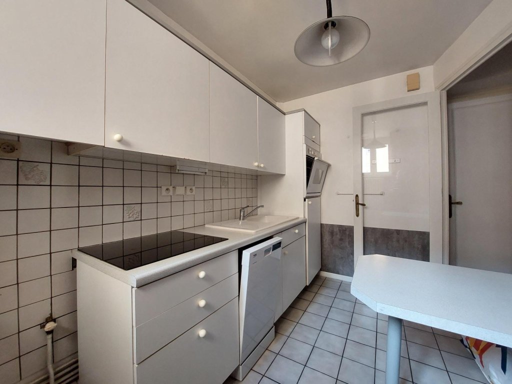APPARTEMENT T2 A LOUER - ST ETIENNE - 65.72 m2 - 615 &euro; charges comprises par mois