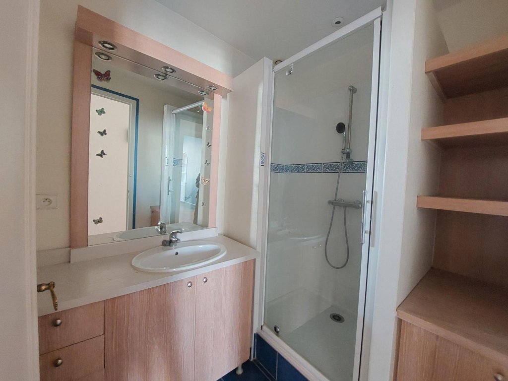APPARTEMENT T2 A LOUER - ST ETIENNE - 65.72 m2 - 615 &euro; charges comprises par mois