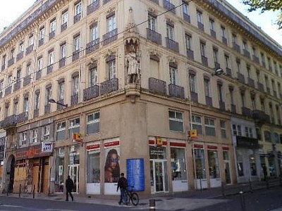 APPARTEMENT T2 A LOUER - ST ETIENNE - 65.72 m2 - 615 &euro; charges comprises par mois