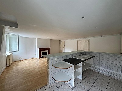 APPARTEMENT T2 A LOUER - ST ETIENNE - 52.8 m2 - 455 &euro; charges comprises par mois