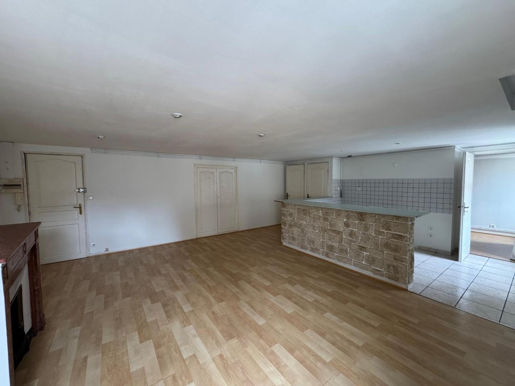 APPARTEMENT T2 A LOUER - ST ETIENNE - 52.8 m2 - 455 &euro; charges comprises par mois