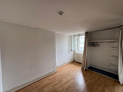 APPARTEMENT T2 A LOUER - ST ETIENNE - 52.8 m2 - 455 &euro; charges comprises par mois