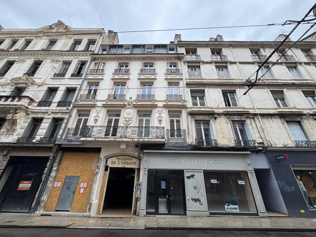 APPARTEMENT T2 A LOUER - ST ETIENNE - 52.8 m2 - 455 &euro; charges comprises par mois