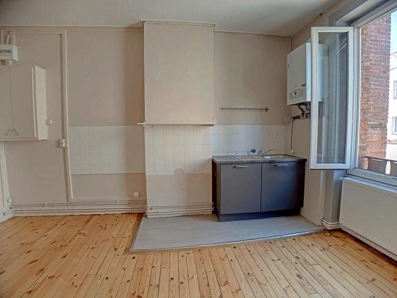 APPARTEMENT T2 A LOUER - ST ETIENNE - 56.33 m2 - 470 &euro; charges comprises par mois