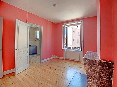 APPARTEMENT T2 A LOUER - ST ETIENNE - 56.33 m2 - 470 &euro; charges comprises par mois