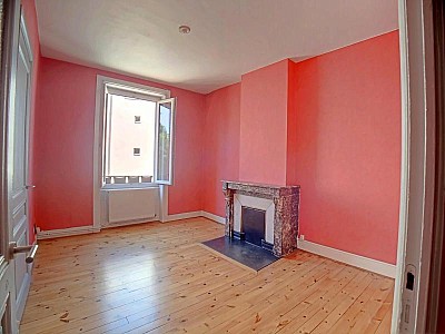 APPARTEMENT T2 A LOUER - ST ETIENNE - 56.33 m2 - 470 &euro; charges comprises par mois