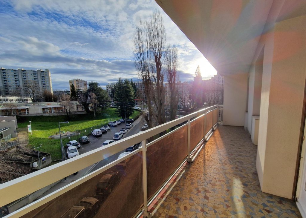 APPARTEMENT T2 A LOUER - ST ETIENNE - 43.03 m2 - 560 &euro; charges comprises par mois