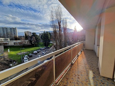 APPARTEMENT T2 A LOUER - ST ETIENNE - 43.03 m2 - 560 &euro; charges comprises par mois