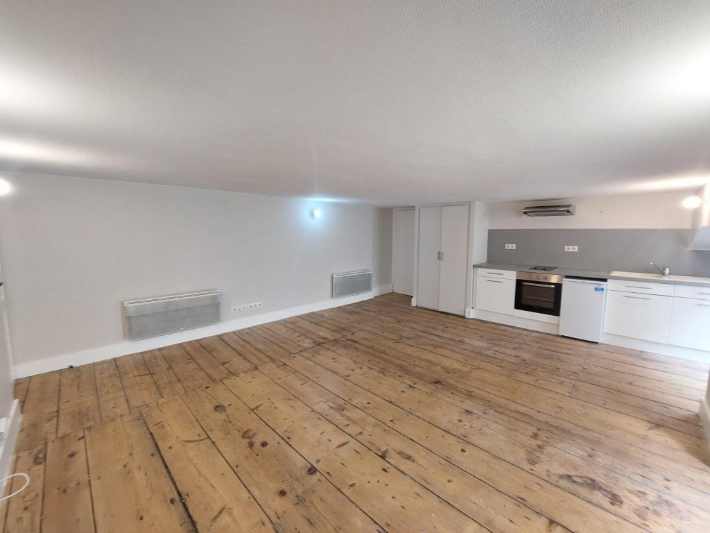 APPARTEMENT T2 A LOUER - ST ETIENNE - 49 m2 - 440 &euro; charges comprises par mois