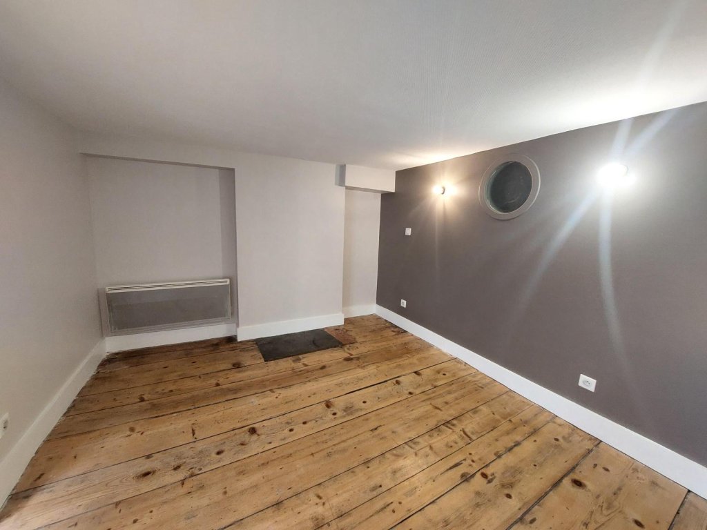 APPARTEMENT T2 A LOUER - ST ETIENNE - 49 m2 - 440 &euro; charges comprises par mois