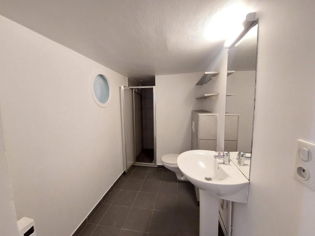 APPARTEMENT T2 A LOUER - ST ETIENNE - 49 m2 - 440 &euro; charges comprises par mois