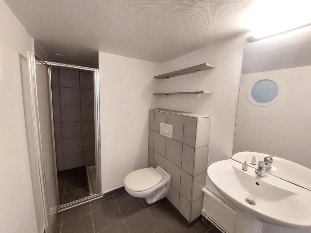 APPARTEMENT T2 A LOUER - ST ETIENNE - 49 m2 - 440 &euro; charges comprises par mois