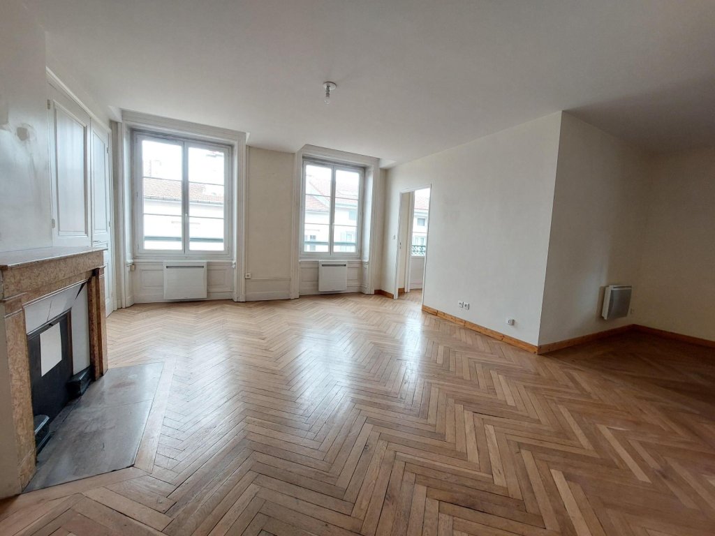 APPARTEMENT T2 A LOUER - ST ETIENNE - 65 m2 - 560 &euro; charges comprises par mois