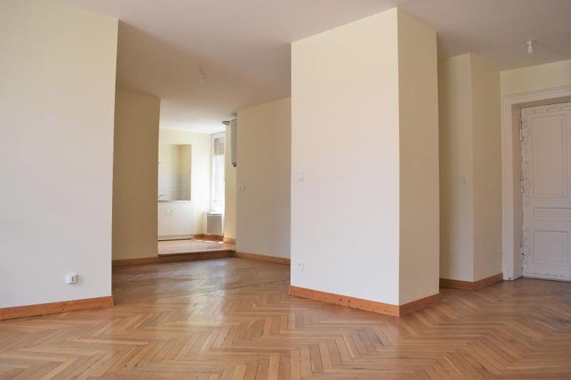 APPARTEMENT T2 A LOUER - ST ETIENNE - 65 m2 - 560 &euro; charges comprises par mois