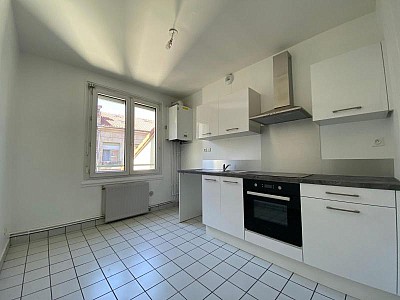 APPARTEMENT T2 A LOUER - ST ETIENNE - 45.96 m2 - 410 &euro; charges comprises par mois