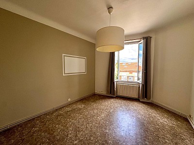 APPARTEMENT T2 A LOUER - ST ETIENNE - 53.85 m2 - 524 &euro; charges comprises par mois