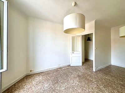 APPARTEMENT T2 A LOUER - ST ETIENNE - 53.85 m2 - 524 &euro; charges comprises par mois
