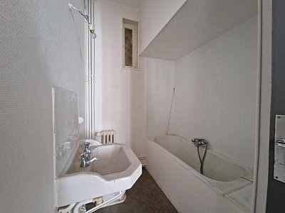 APPARTEMENT T2 A LOUER - ST ETIENNE - 51.52 m2 - 590 &euro; charges comprises par mois