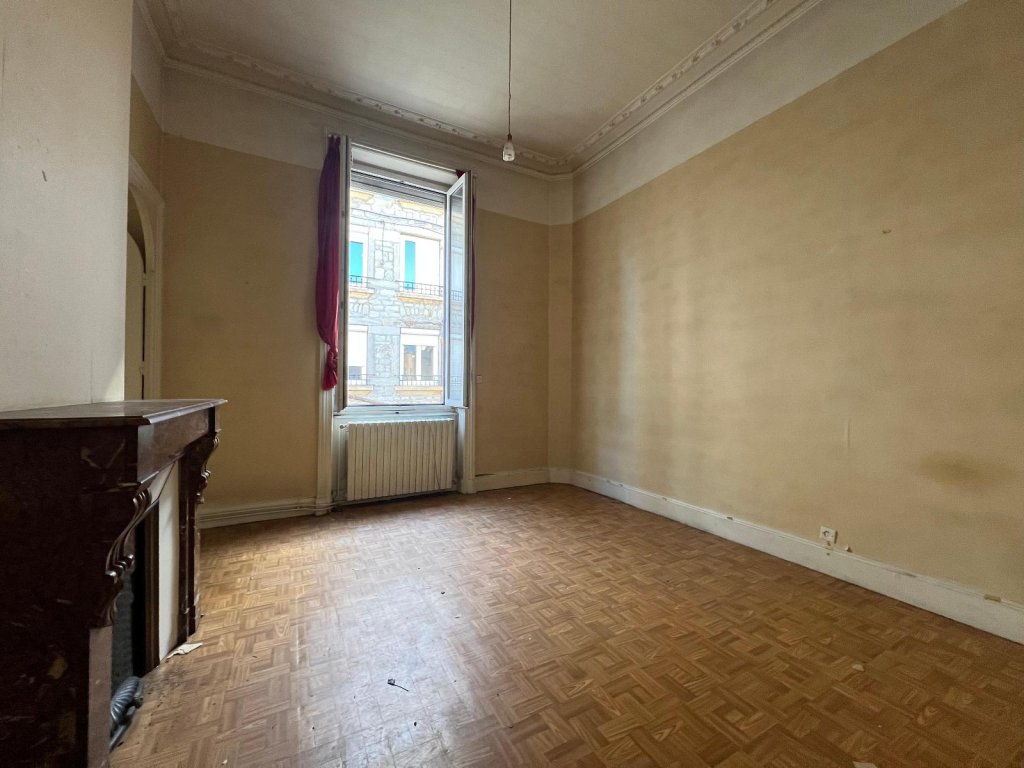 APPARTEMENT T2 A VENDRE - ST ETIENNE - 35 m2 - 33 000 &euro;