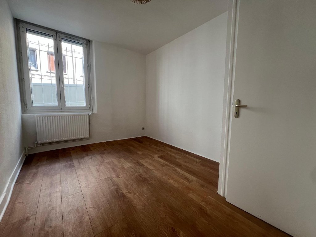 APPARTEMENT T2 A VENDRE - ST ETIENNE - 52 m2 - 55 000 &euro;