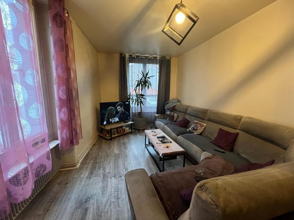 APPARTEMENT T2 A VENDRE - ST ETIENNE - 54 m2 - 35 000 &euro;