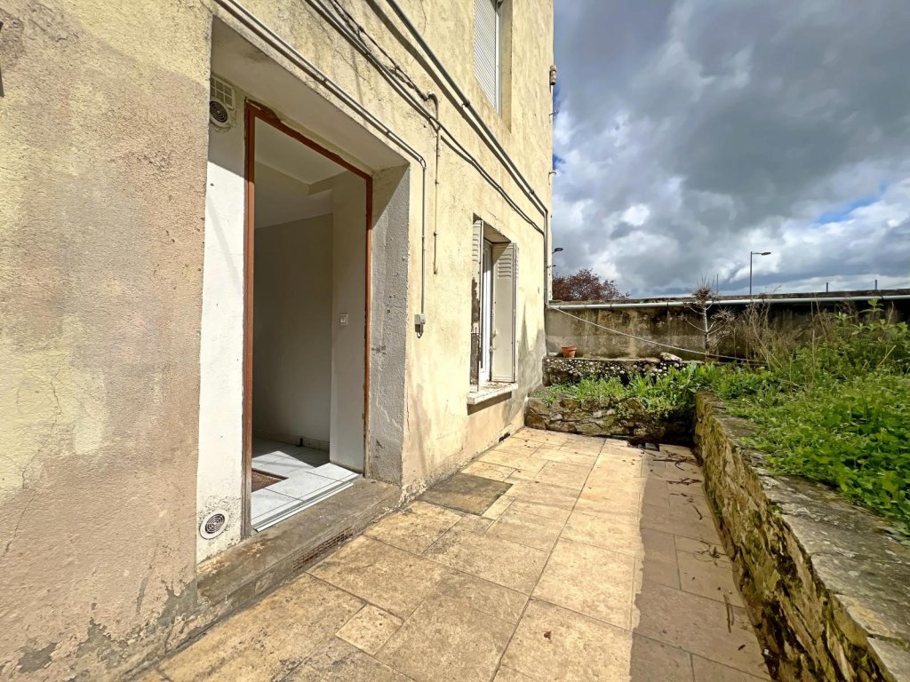 APPARTEMENT T2 A VENDRE - ST ETIENNE - 45 m2 - 39 000 &euro;