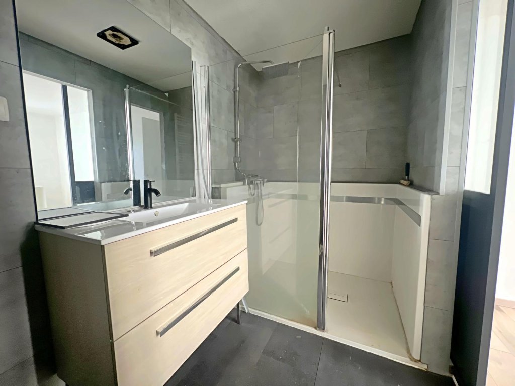 APPARTEMENT T2 A VENDRE - ST ETIENNE - 45 m2 - 39 000 &euro;