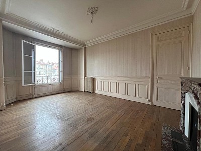 APPARTEMENT T2 A VENDRE - ST ETIENNE - 57 m2 - 45 000 &euro;