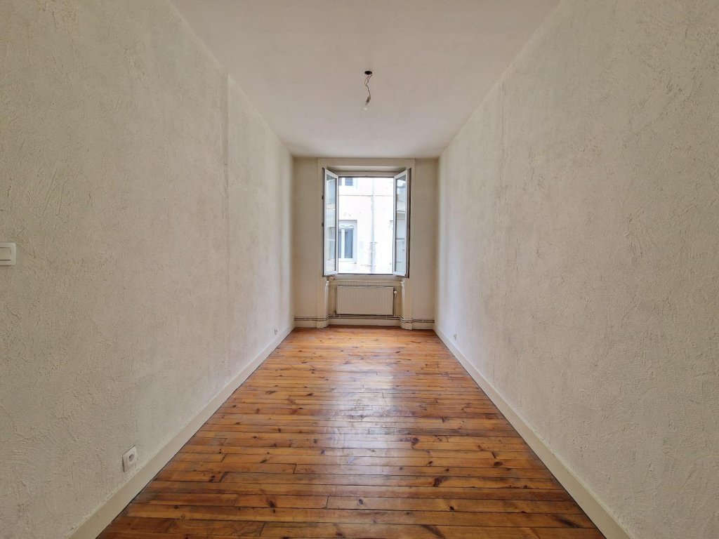Appartement 4 pièces A LOUER - ST ETIENNE - 113 m2 - 890 &euro; charges comprises par mois