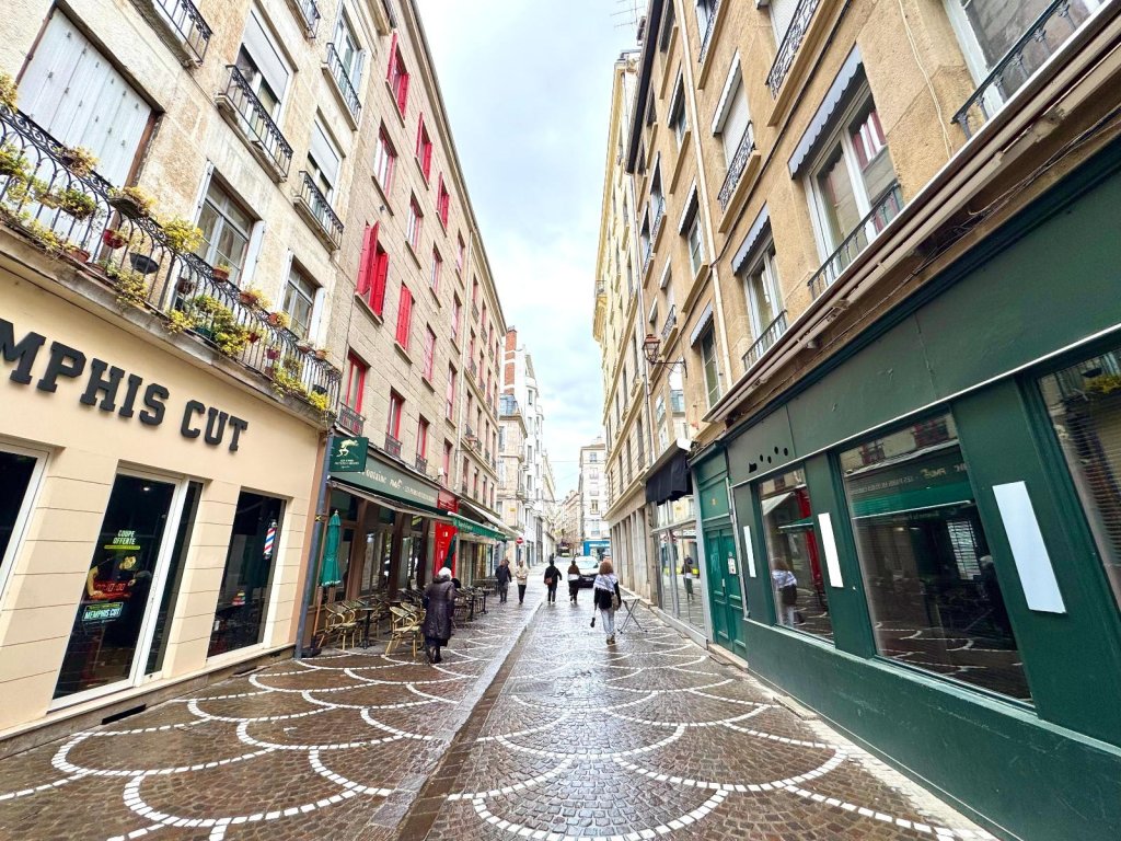 APPARTEMENT T3 A LOUER - ST ETIENNE - 60 m2 - 530 &euro; charges comprises par mois