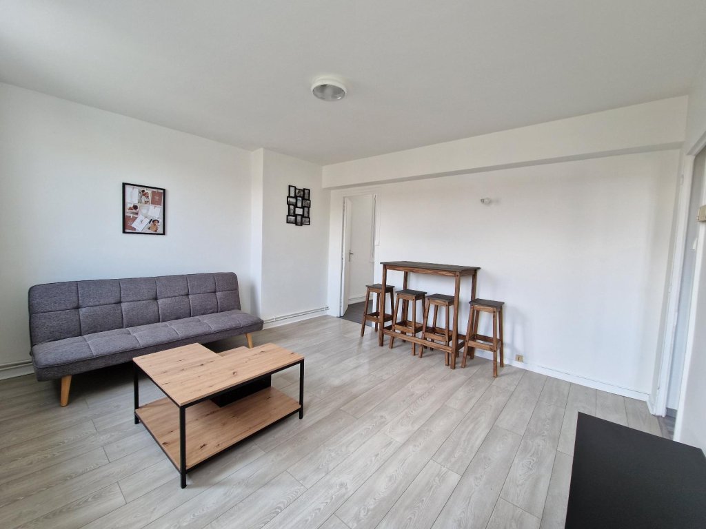APPARTEMENT T3 A LOUER - ST ETIENNE - 52.69 m2 - 550 &euro; charges comprises par mois