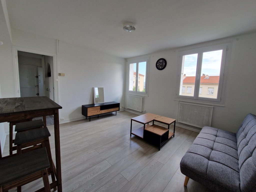APPARTEMENT T3 A LOUER - ST ETIENNE - 52.69 m2 - 550 &euro; charges comprises par mois