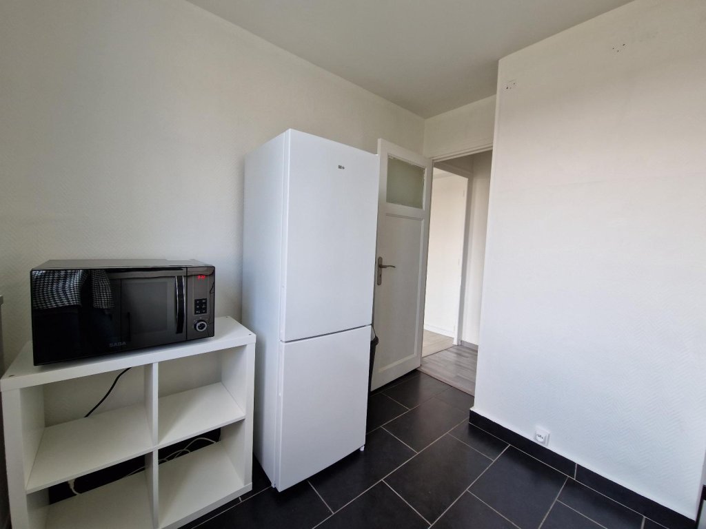 APPARTEMENT T3 A LOUER - ST ETIENNE - 52.69 m2 - 550 &euro; charges comprises par mois