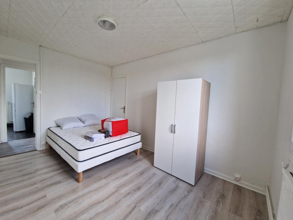 APPARTEMENT T3 A LOUER - ST ETIENNE - 52.69 m2 - 550 &euro; charges comprises par mois