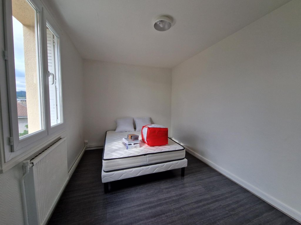 APPARTEMENT T3 A LOUER - ST ETIENNE - 52.69 m2 - 550 &euro; charges comprises par mois