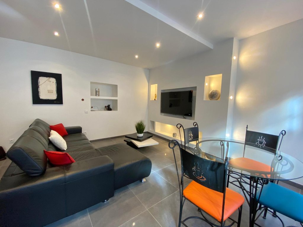 APPARTEMENT T3 A LOUER - ST ETIENNE - 64.67 m2 - 750 &euro; charges comprises par mois