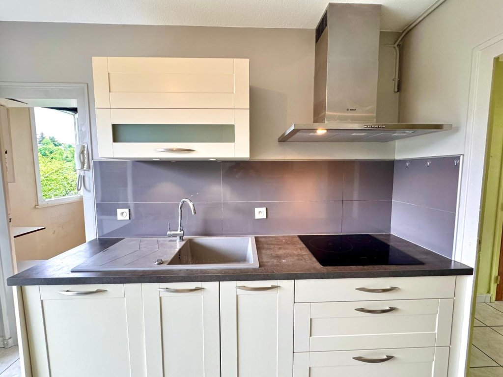 APPARTEMENT T3 A LOUER - ST ETIENNE - 76.86 m2 - 650 &euro; charges comprises par mois