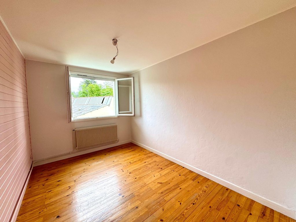APPARTEMENT T3 A LOUER - ST ETIENNE - 76.86 m2 - 650 &euro; charges comprises par mois