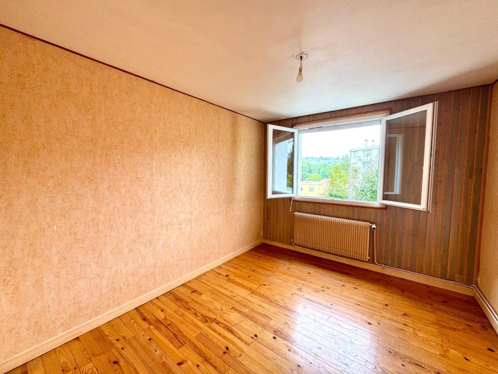 APPARTEMENT T3 A LOUER - ST ETIENNE - 76.86 m2 - 650 &euro; charges comprises par mois