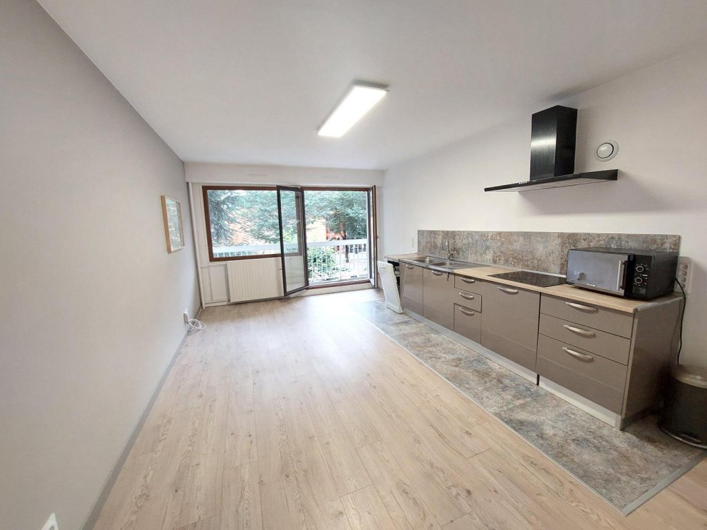 APPARTEMENT T3 A LOUER - ST ETIENNE - 65.11 m2 - 765 &euro; charges comprises par mois