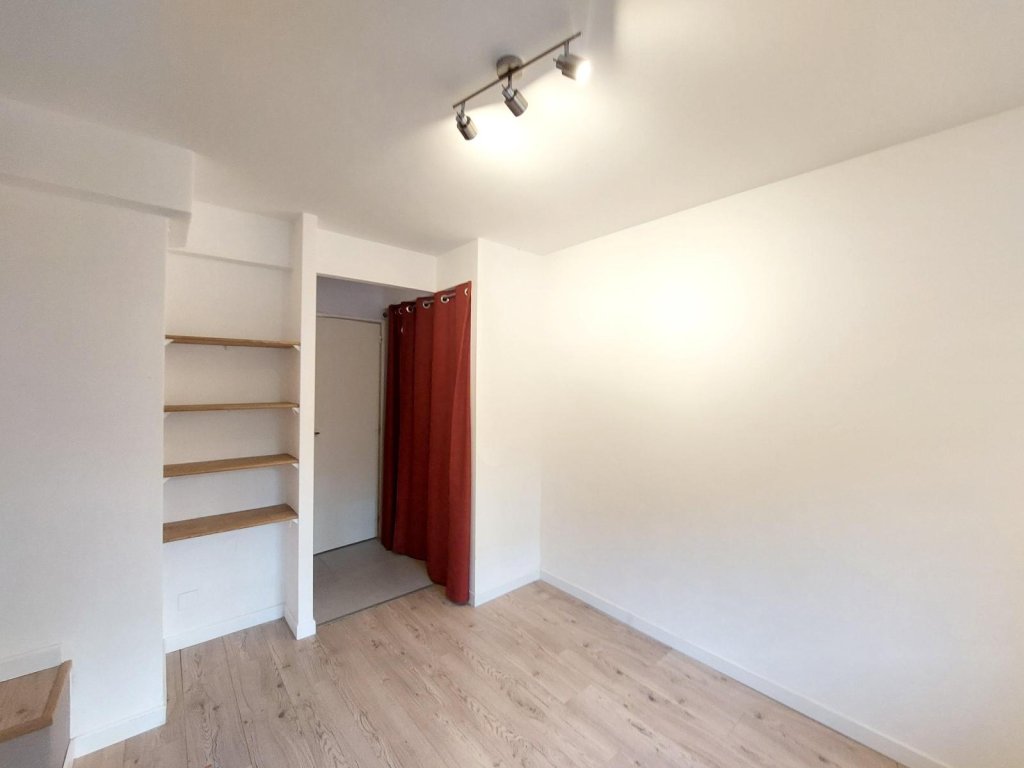 APPARTEMENT T3 A LOUER - ST ETIENNE - 65.11 m2 - 765 &euro; charges comprises par mois