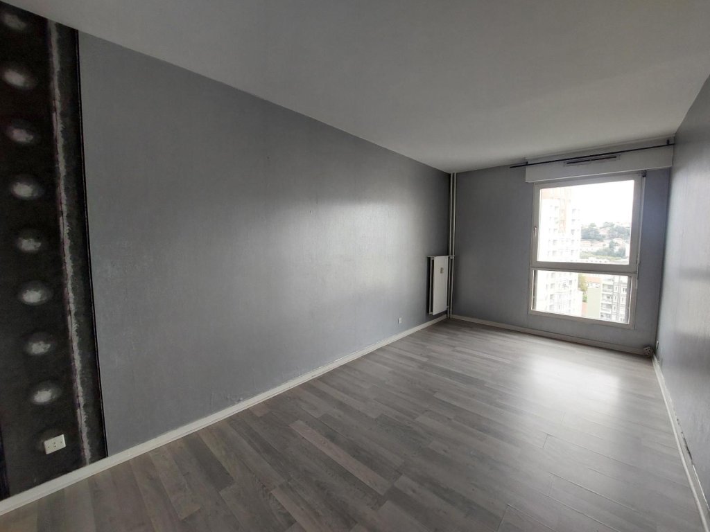 APPARTEMENT T3 A LOUER - ST ETIENNE - 78.36 m2 - 740 &euro; charges comprises par mois