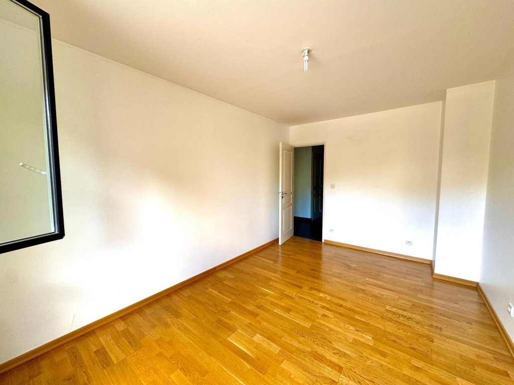 APPARTEMENT T3 A LOUER - ST ETIENNE - 80 m2 - 631 &euro; charges comprises par mois