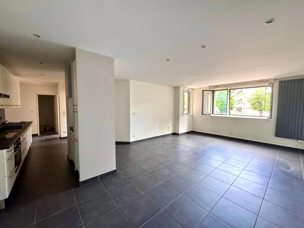 APPARTEMENT T3 A LOUER - ST ETIENNE - 80 m2 - 631 &euro; charges comprises par mois