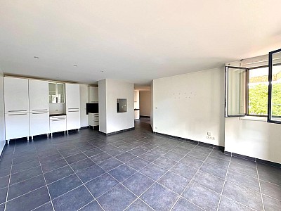 APPARTEMENT T3 A LOUER - ST ETIENNE - 80 m2 - 631 &euro; charges comprises par mois