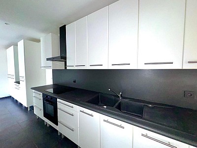 APPARTEMENT T3 A LOUER - ST ETIENNE - 80 m2 - 631 &euro; charges comprises par mois