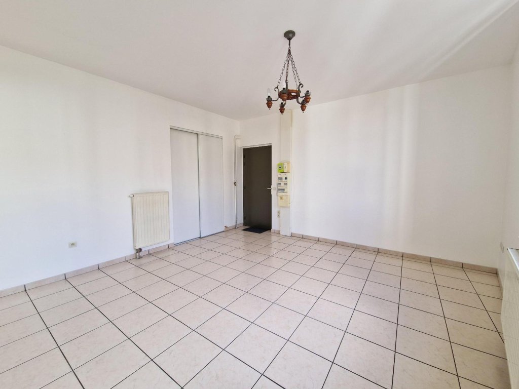 APPARTEMENT T3 A LOUER - ST ETIENNE - 72.5 m2 - 690 &euro; charges comprises par mois