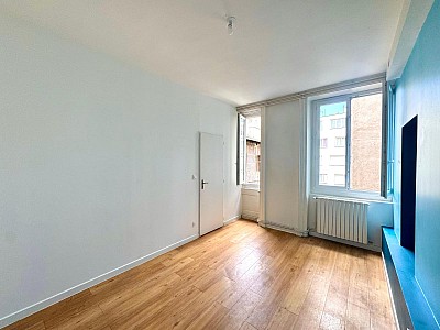 APPARTEMENT T3 A LOUER - ST ETIENNE - 84 m2 - 720 &euro; charges comprises par mois