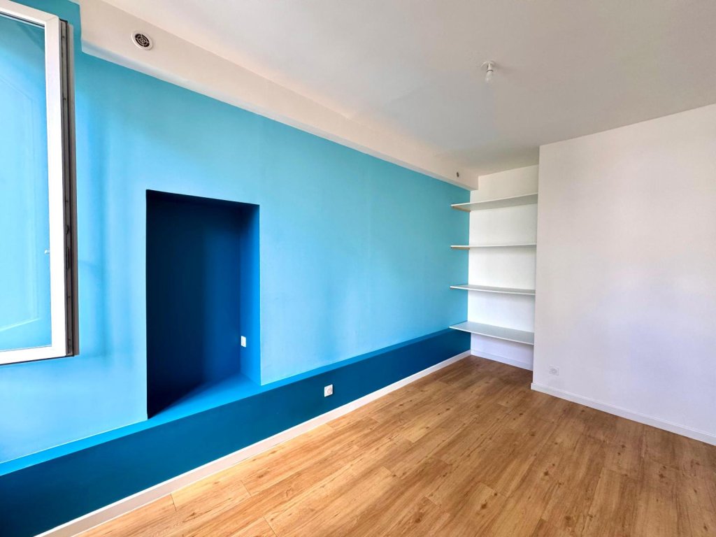 APPARTEMENT T3 A LOUER - ST ETIENNE - 84 m2 - 720 &euro; charges comprises par mois