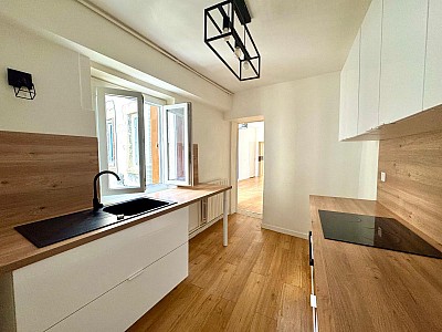APPARTEMENT T3 A LOUER - ST ETIENNE - 84 m2 - 720 &euro; charges comprises par mois